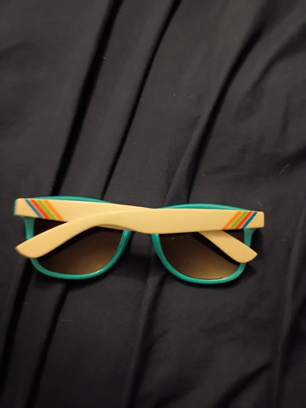 Bells sunglasses no damage